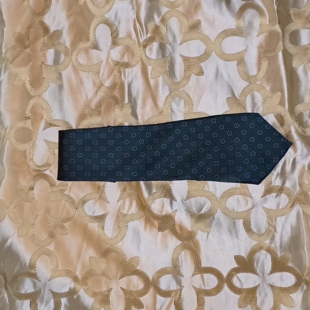 Adolfo Blue 100% Silk w/Small flowers Men’s Tie